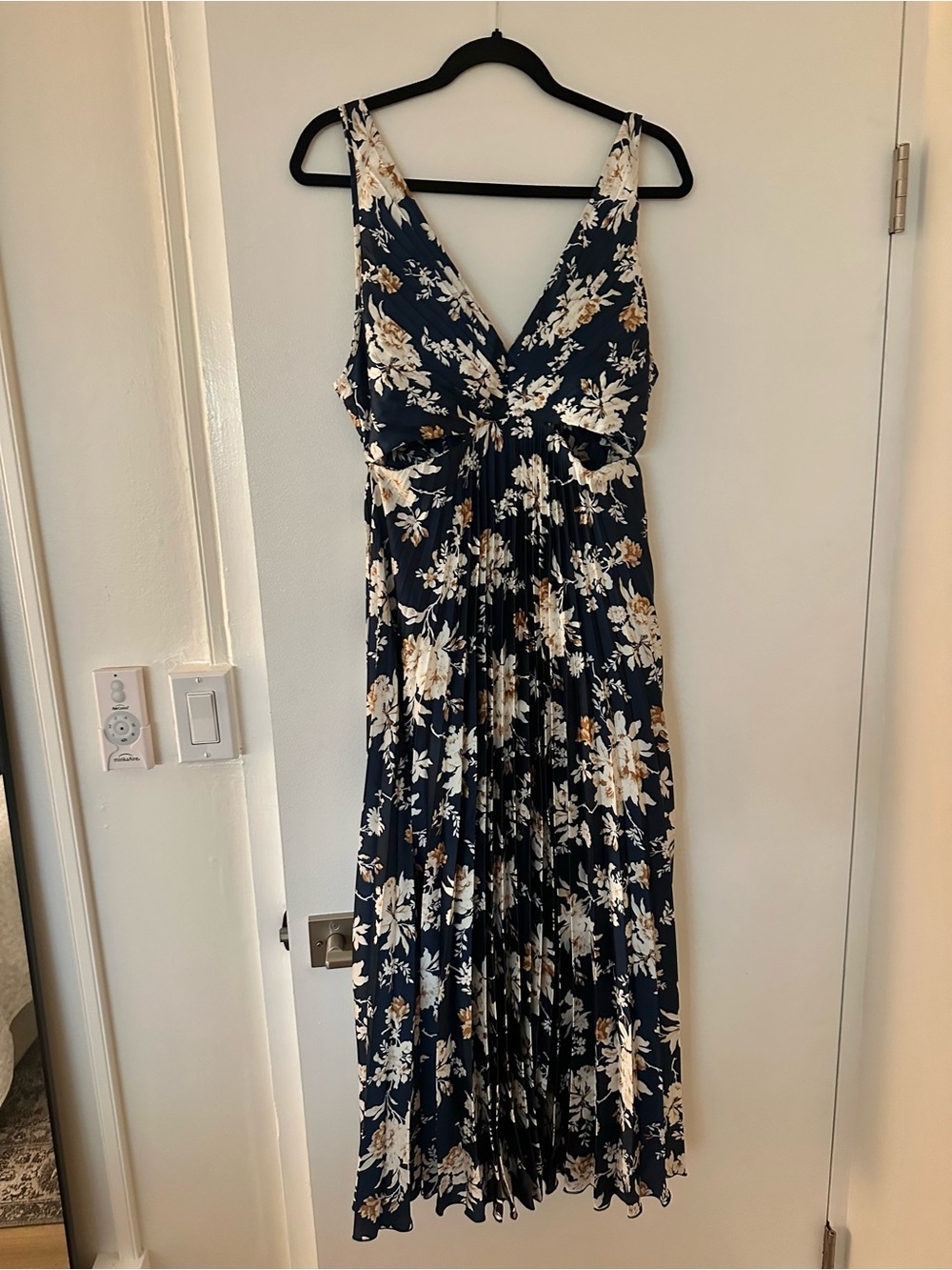 Abercrombie and Fitch Navy Blue Floral Midi Dress- Size Small Tall - Picture 3 of 6
